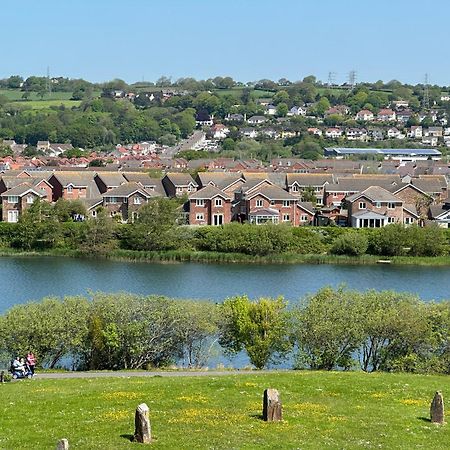 Stunning 2 Bed House Near Coastal Path/Lake/Beach Llanelli Exteriér fotografie