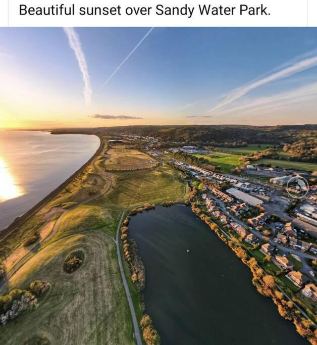 Stunning 2 Bed House Near Coastal Path/Lake/Beach Llanelli Exteriér fotografie